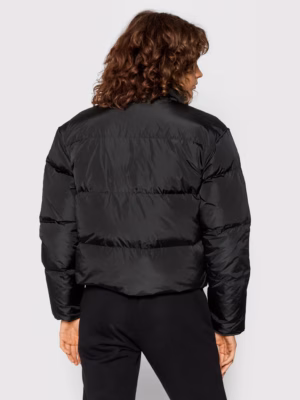 tommy-jeans-kurtka-puchowa-color-pop-dw0dw11089-czarny-regular-fit (1)