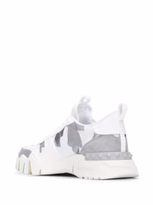 15309195_26748720_2048 (1)